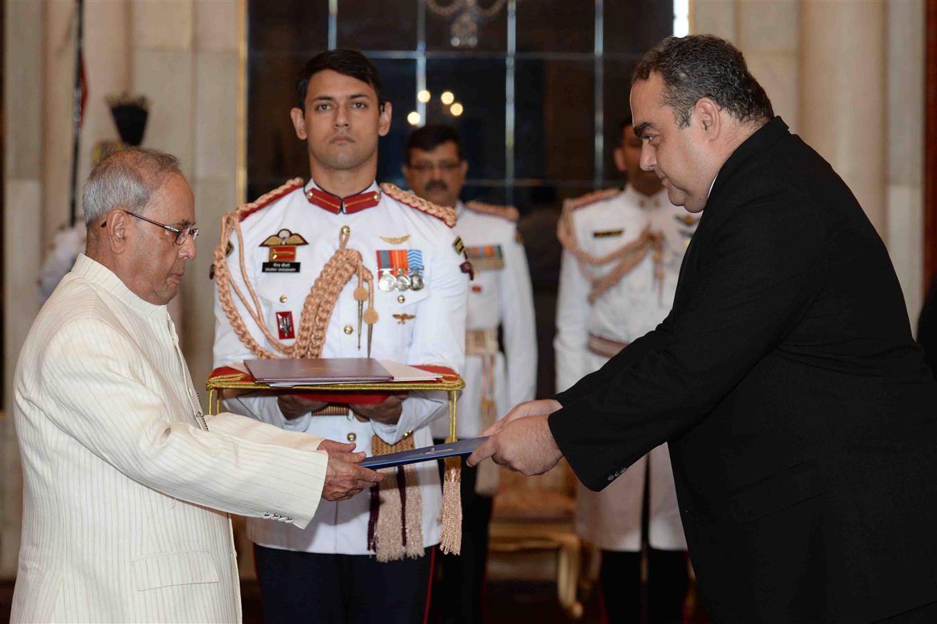 The Ambassador of Romania, His Excellency Mr. Radu Octavian Dobre presenting his credential to the President of India, Shri Pranab Mukherjee at Rashtrapati Bhavan on October 12, 2016. 