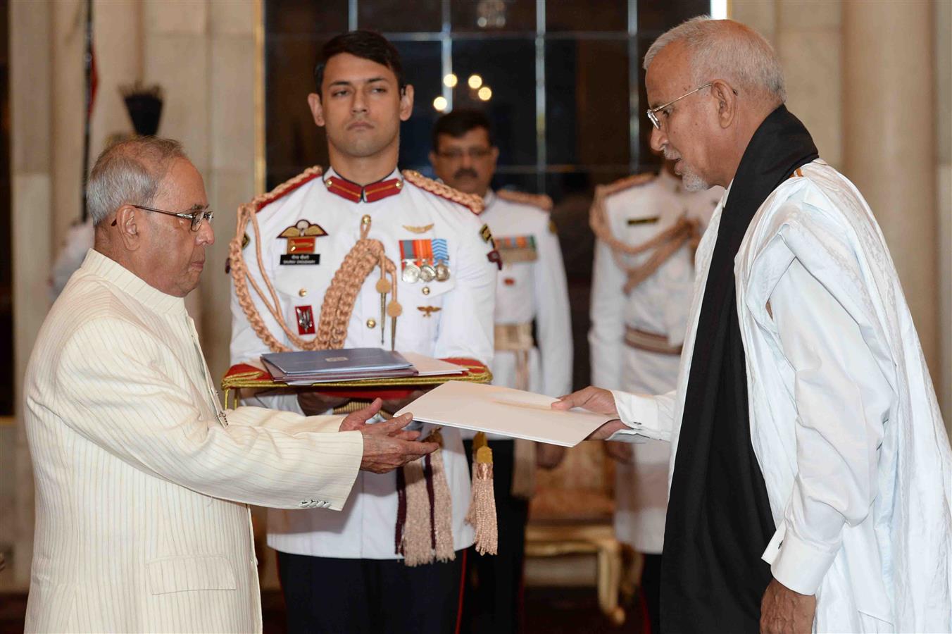 The Ambassador of Mauritania, His Excellency Mr. Sidi Mohamed Hanene presenting his credential to the President of India, Shri Pranab Mukherjee at Rashtrapati Bhavan on October 12, 2016. 