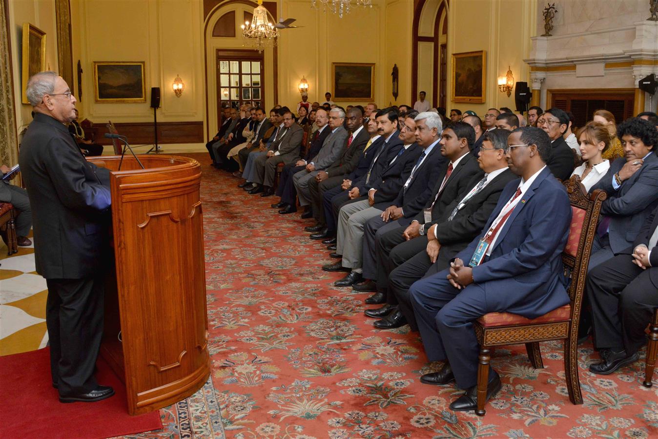 The President of India, Shri Pranab Mukherjee meeting with International delegates participating in the International Conference on 'Voter Education for Inclusive, Informed and Ethical Participation' at Rashtrpati Bhavan on October 19, 2016. 