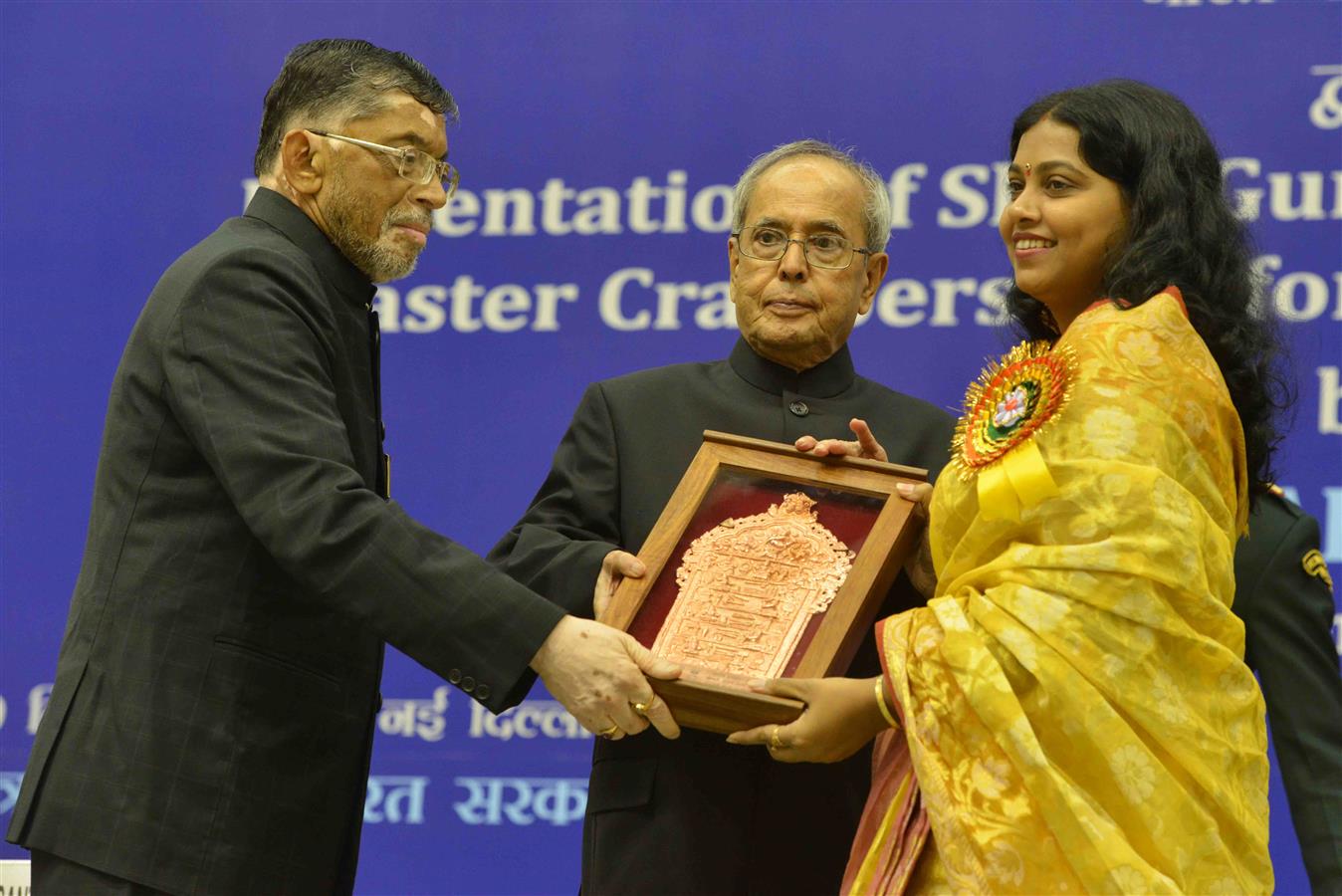 The President of India, Shri Pranab Mukherjee presenting the National Awards and Shilp Guru Awards to Handicraft Artisans for the Year 2012, 2013 and 2014 at New Delhi on December 9, 2015.