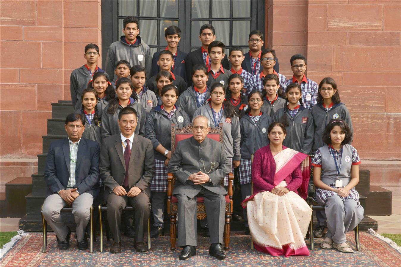 The President of India, Shri Pranab Mukherjee with Regional Level Toppers of All India Essay Competition for the Students of Kendriya Vidyalaya Sangathan organized by the XPD Division of Ministry of External Affairs at Rashtrapati Bhavan on December 10, 2