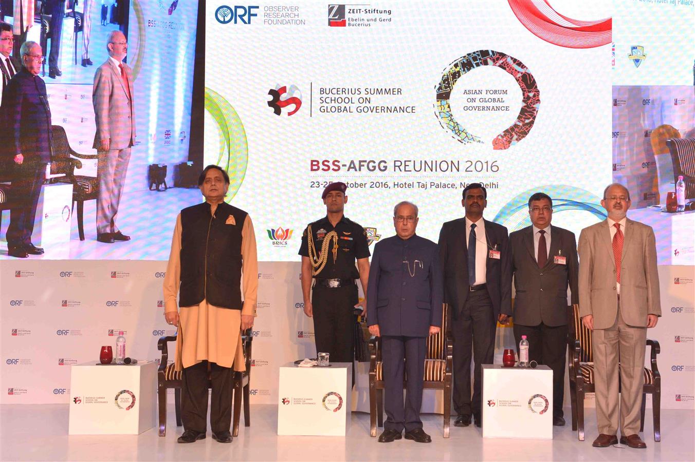 The President of India, Shri Pranab Mukherjee at the Reunion Meeting of the Asian Forum on Global Governance and the Bucerius Summer School on Global Governance at Hotel Taj Palace, New Delhi on October 25, 2016. 