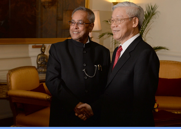 The General Secretary of the Communist Party of the Socialist Republic of Vietnam, His Excellency Mr. Nguyen Phu Trong, calling on the President of India, Shri Pranab Mukherjee at Rashtrapati Bhavan in New Delhi on November 20, 2013.