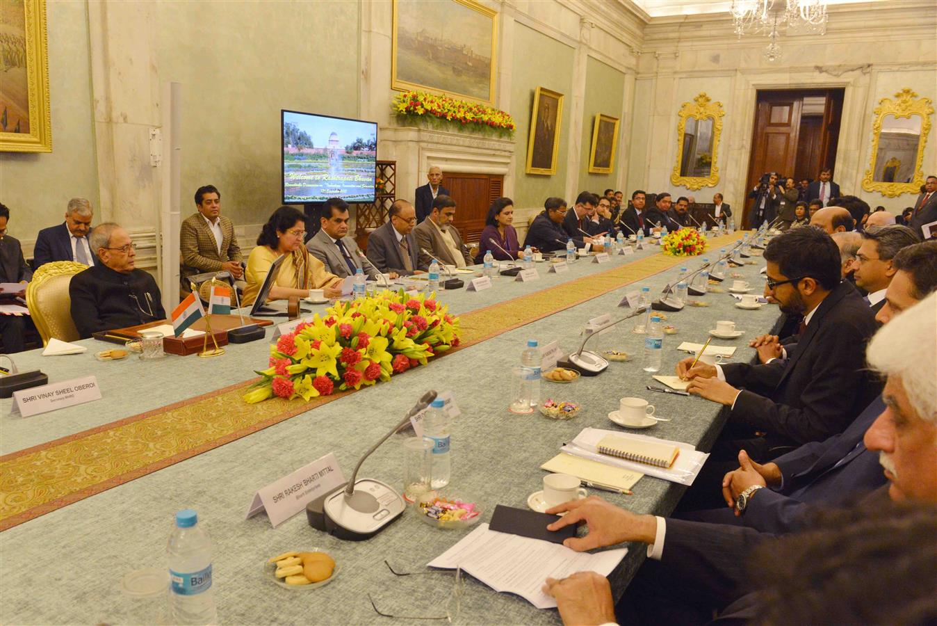 The President of India, Shri Pranab Mukherjee during the Roundtable Discussion on 'Technology, Innovation and Education' at Rashtrapati Bhavan on December 17, 2015.