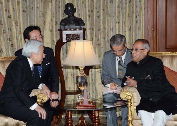 The Emperor of Japan, His Majesty Akihito meeting with the President of India, Shri Pranab Mukherjee at Rashtrapati Bhavan in New Delhi on December 2, 2013.