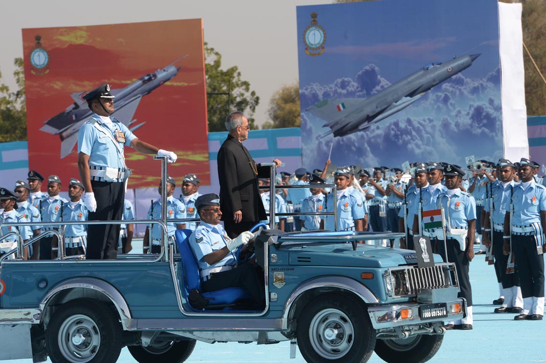 The President of India, Shri Pranab Mukherjee inspecting the Guard of Honour during the presentation of President’s Standard to 21 Squadron and 116 Helicopter Unit of Indian Air Force at Jodhpur in Rajasthan March 4, 2015.