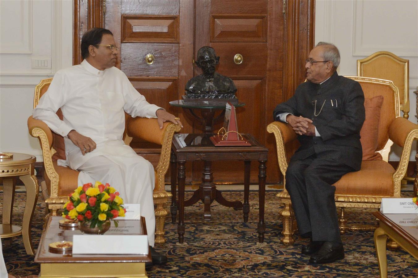 The President of Sri Lanka, H.E. Mr. Maithripala Sirisena calling on the President of India, Shri Pranab Mukherjee at Rashtrapati Bhavan on November 6, 2016. 