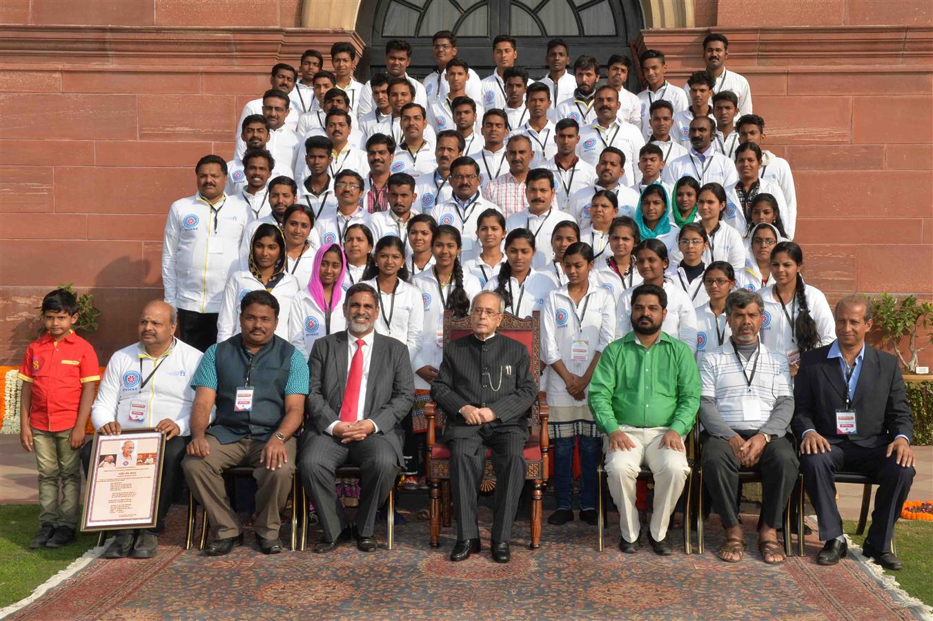 The President of India, Shri Pranab Mukherjee with NSS Volunteers (Students) and teachers/official participating in the National Integration Programme 'Subodham 1000 Wings of Fire' organized by the Directorate of Vocational Higher Secondary Education, Gov 