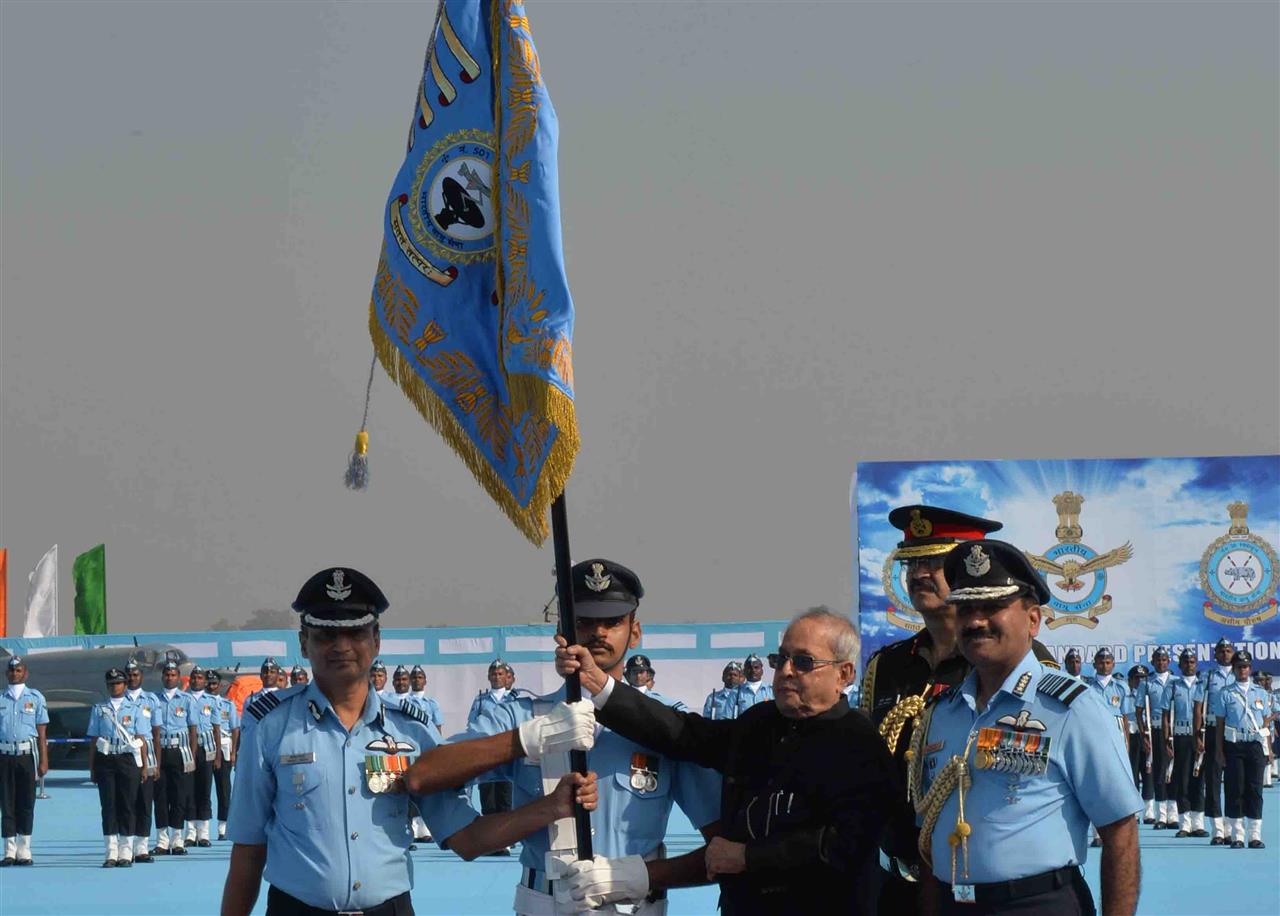 The President of India, Shri Pranab Mukherjee presenting the Standards to 501 Signal Unit and 30 Squadron of Indian Air Force at Air Force Station, Ambala in Haryana on November 10, 2016. 