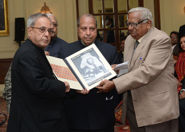 The President of India, Shri Pranab Mukherjee inaugurating the Anti Leprosy Fortnight and the Leprosy Seal Campaign at Rashtrapati Bhavan on January 30, 2014. 