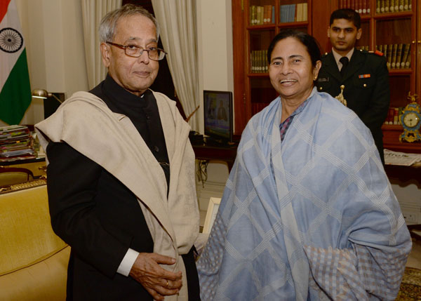 The President of India, Shri Pranab Mukherjee receiving Birthday Greeting from the Chief Minister of West Bengal, Ms. Mamta Banerjee at Rashtrapati Bhavan in New Delhi on December 11, 2013.