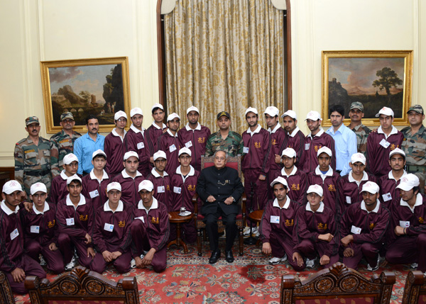 The President of India, Shri Pranab Mukherjee with the students from Ganderbal District of Jammu and Kashmir at Rashtrapati Bhavan on December 13, 2013. The students are in Delhi as part of the Education/Motivational Tour to Delhi and Odisha organized by