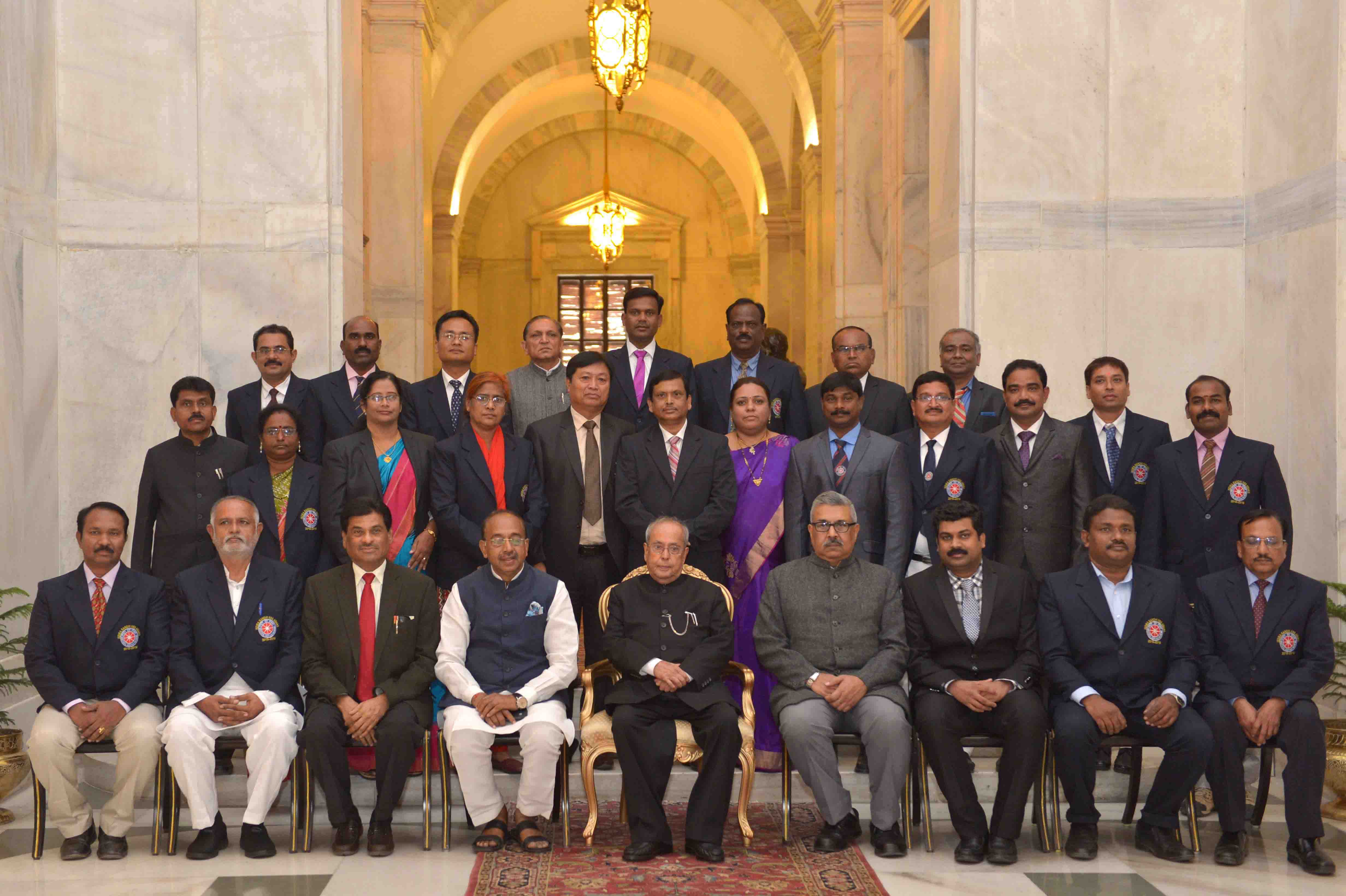 The President of India, Shri Pranab Mukherjee with recipients of the Indira Gandhi National Service Scheme Awards (2015-2016) at Rashtrapati Bhavan on November 19, 2016. 