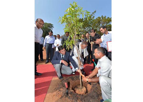 The President of India, Shri Pranab Mukherjee inaugurating the ‘Nakshatra Vatika’ by planting of ‘Ashoka’ sapling of an auspicious plant at Rashtrapati Nilayam Gardens, Bolarum, Secunderabad at Hyderabad in Andhra Pradesh on December 30, 2013.