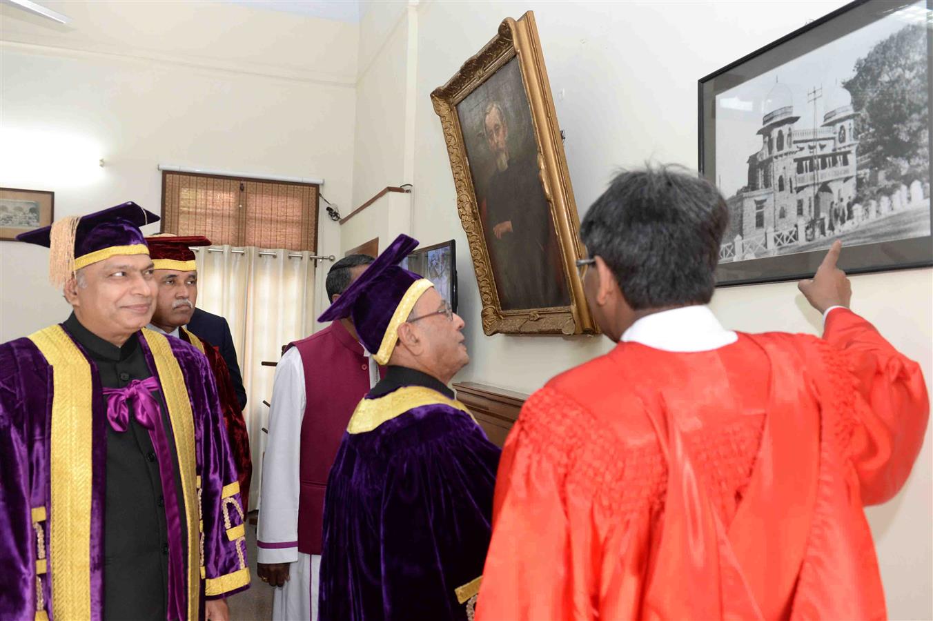 Brig. M.H. Rizvi, VSM, Secretary, Kendriya Sainik Board, Ministry of Defence pinning a flag on the President of India, Shri Pranab Mukherjee on the occasion of Armed Forces Flag Day at Rashtrapati Bhavan on December 7, 2016. 