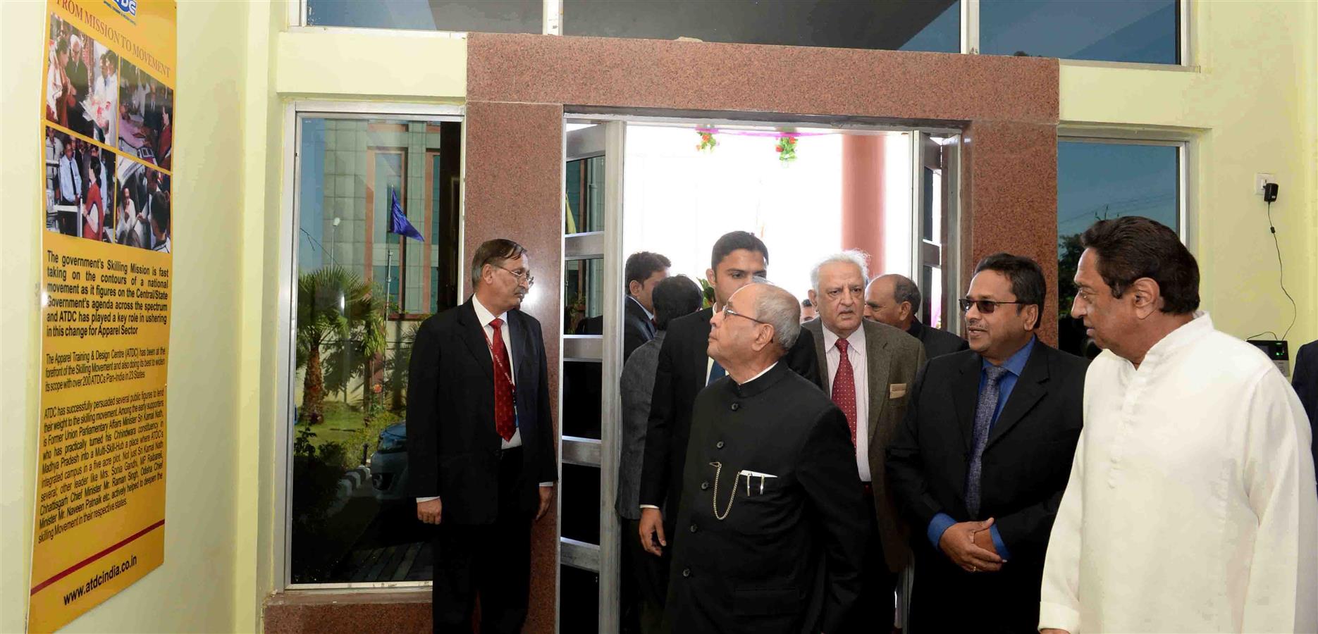 The President of India, Shri Pranab Mukherjee visiting the Apparel Training and Design Centre at Chhindwara in Madhya Pradesh on December 14, 2016. 