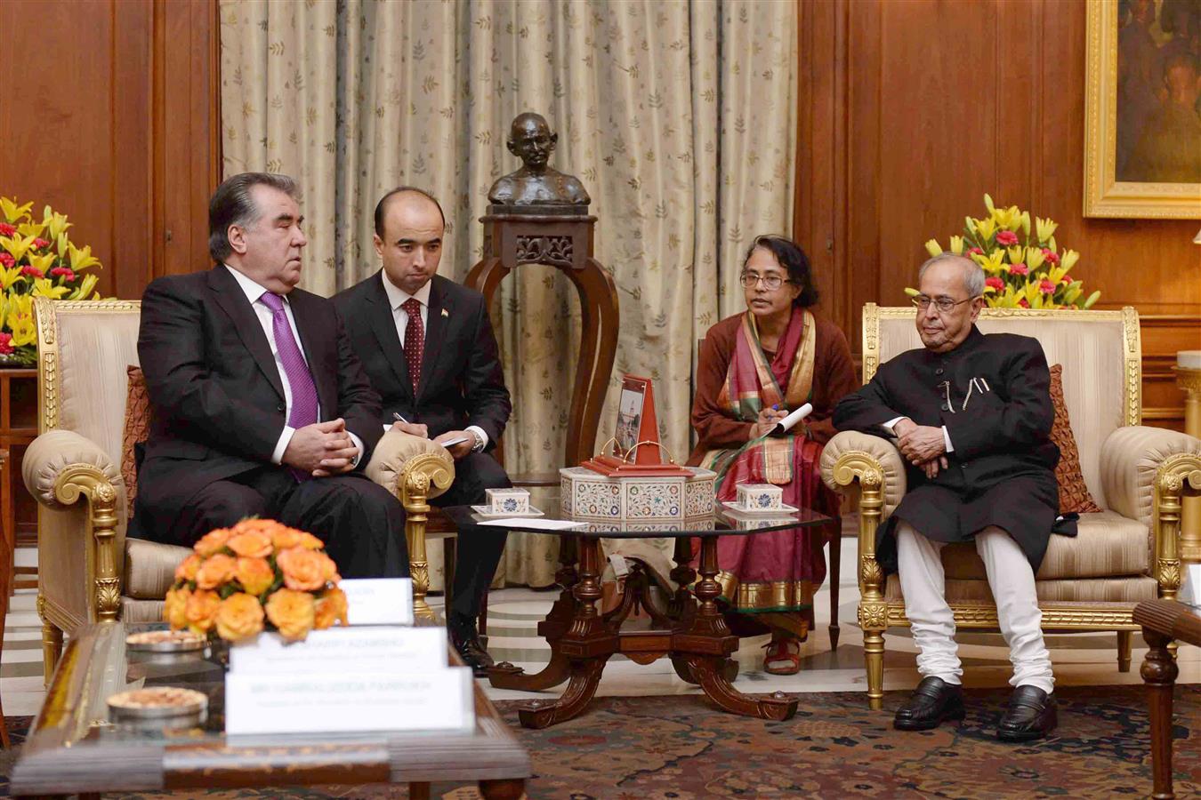 The President of the Republic of Tajikistan, H.E. Mr. Emomali Rahmon calling on the President of India, Shri Pranab Mukherjee at Rashtrapati Bhavan on December 17, 2016. 