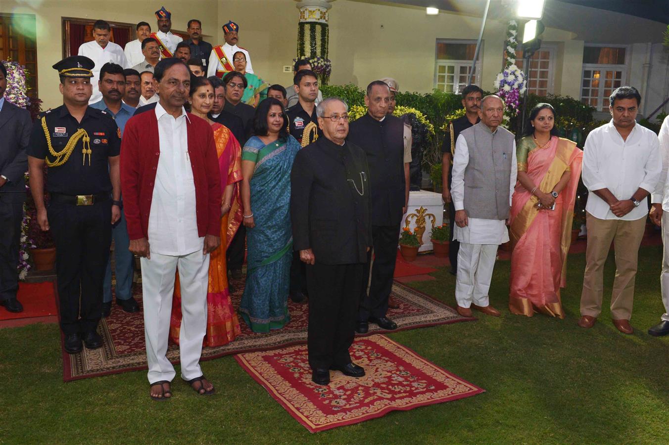 The President of India, Shri Pranab Mukherjee at the dinner hosted by the Governor of Andhra Pradesh and Telangana, Shri ESL Narasimhan in Hyderabad on December 27, 2016. 