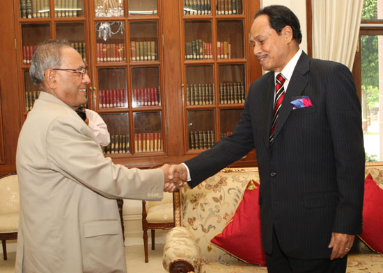 HE General H.M. Ershad, Former President of Bangladesh meeting with the President of India, Shri Pranab Mukherjee at Rashtrapati Bhavan in New Delhi on August 17, 2012.