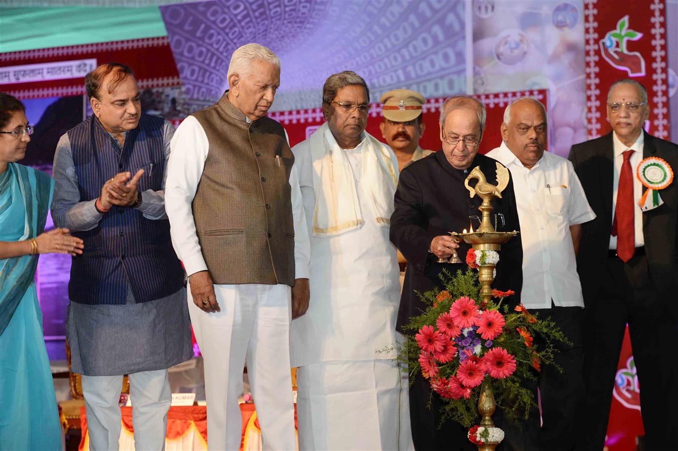 The President of India, Shri Pranab Mukherjee lighting the lamp at the inauguration of Sri Shankara National Centre for Cancer Prevention and Research and the Adamya Chetana Seva Utsav-2017 at Bengaluru on December 30, 2016. 