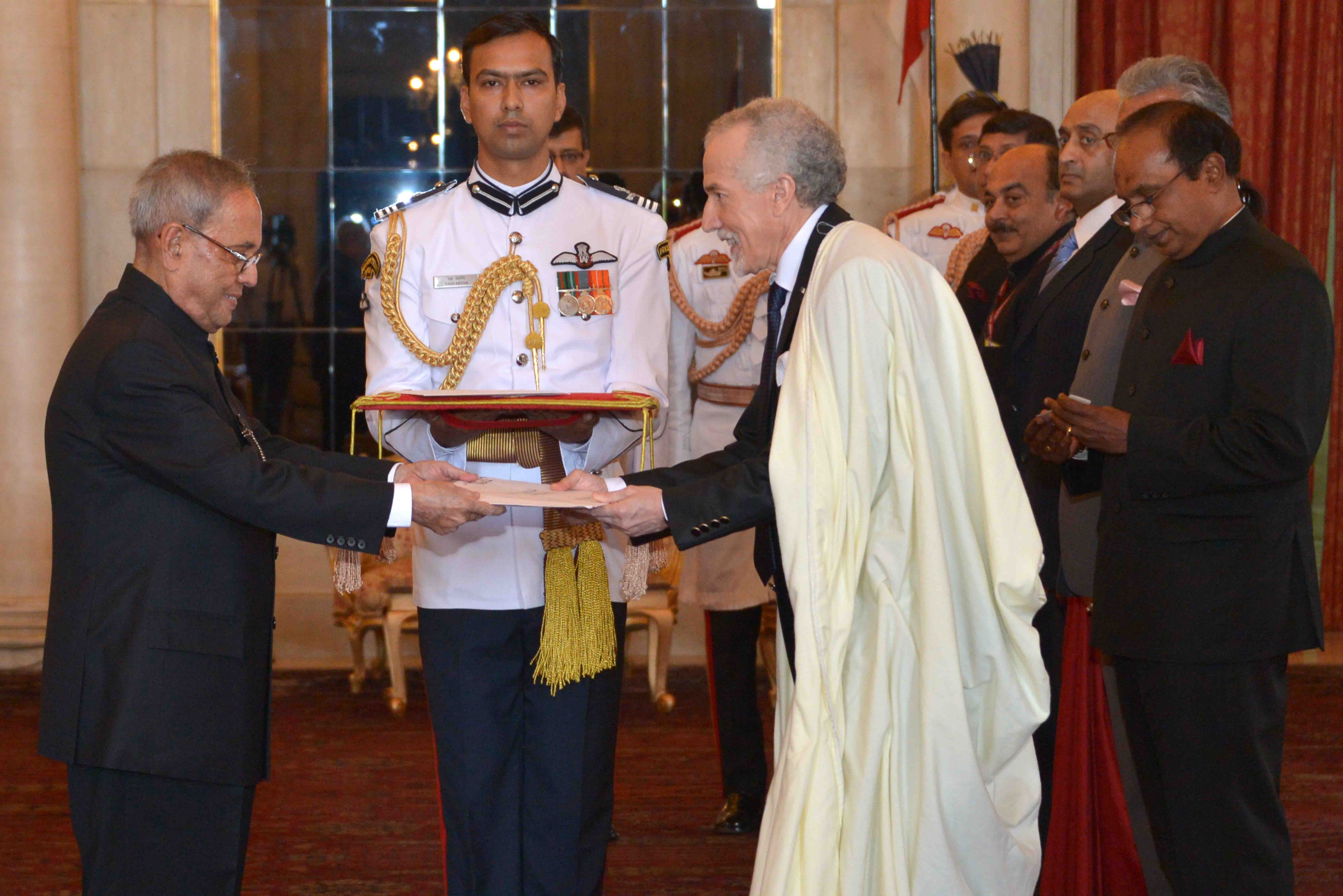 The Ambassador of the People's Republic of Algeria, H.E. Mr. Hamza Yahia Cherif presenting his credentials to the President of India, Shri Pranab Mukherjee at Rashtrapati Bhavan on March 18, 2015.