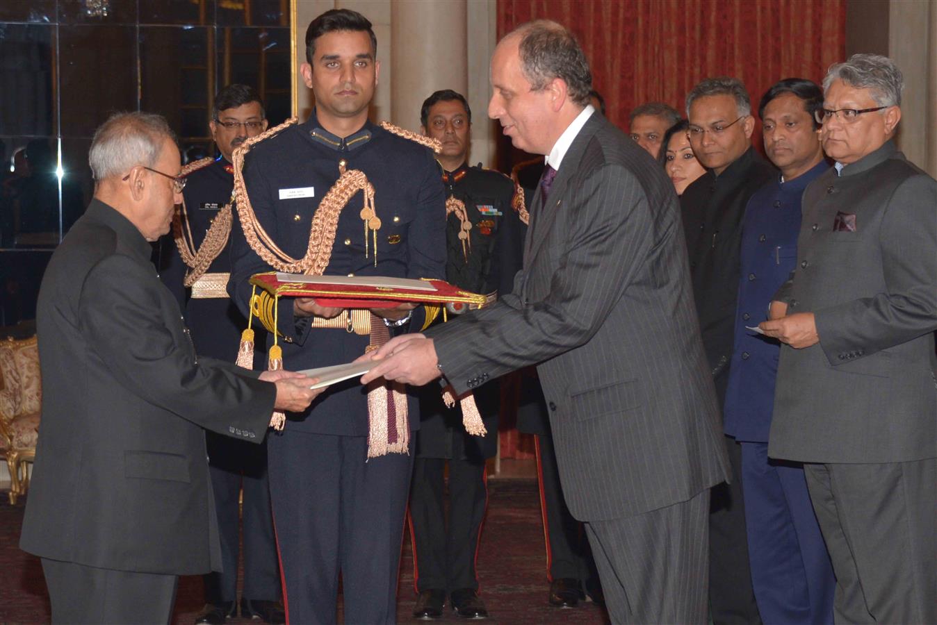 The Ambassador of Hungary, His Excellency Mr. Gyula Petho presenting his credential to the President of India, Shri Pranab Mukherjee at Rashtrapati Bhavan on February 3, 2016. 