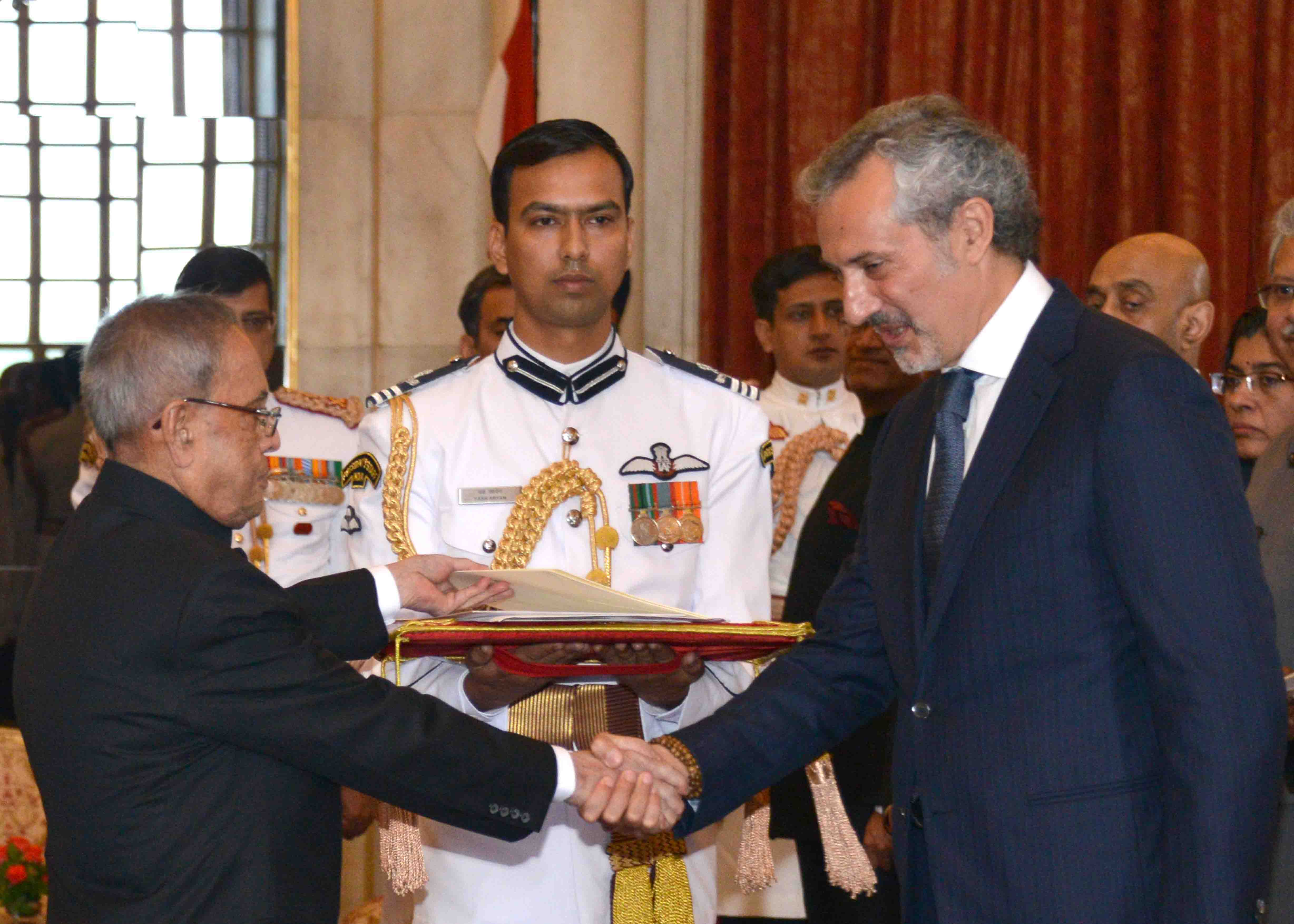 The Ambassador of the Italy, H.E. Mr. Enzo Angeloni presenting his credentials to the President of India, Shri Pranab Mukherjee at Rashtrapati Bhavan on March 18, 2015.