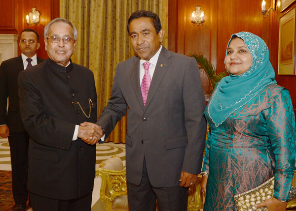 The President of the Republic of Maldives, H.E. Mr. Abdulla Yameen Abdul Gayoom calling on the President of India, Shri Pranab Mukherjee at Rashtrapati Bhavan in New Delhi on January 2, 2014. Mrs. Fatimath Ibrahim is also seen. 