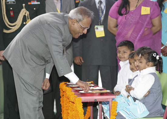 The President of India, Shri Pranab Mukherjee Launching Mid-day Meal Scheme for Nursery and KG Classes Childrens at Kalyan Kendra of Rashtrapati Bhavan in New Delhi on February 15, 2013.