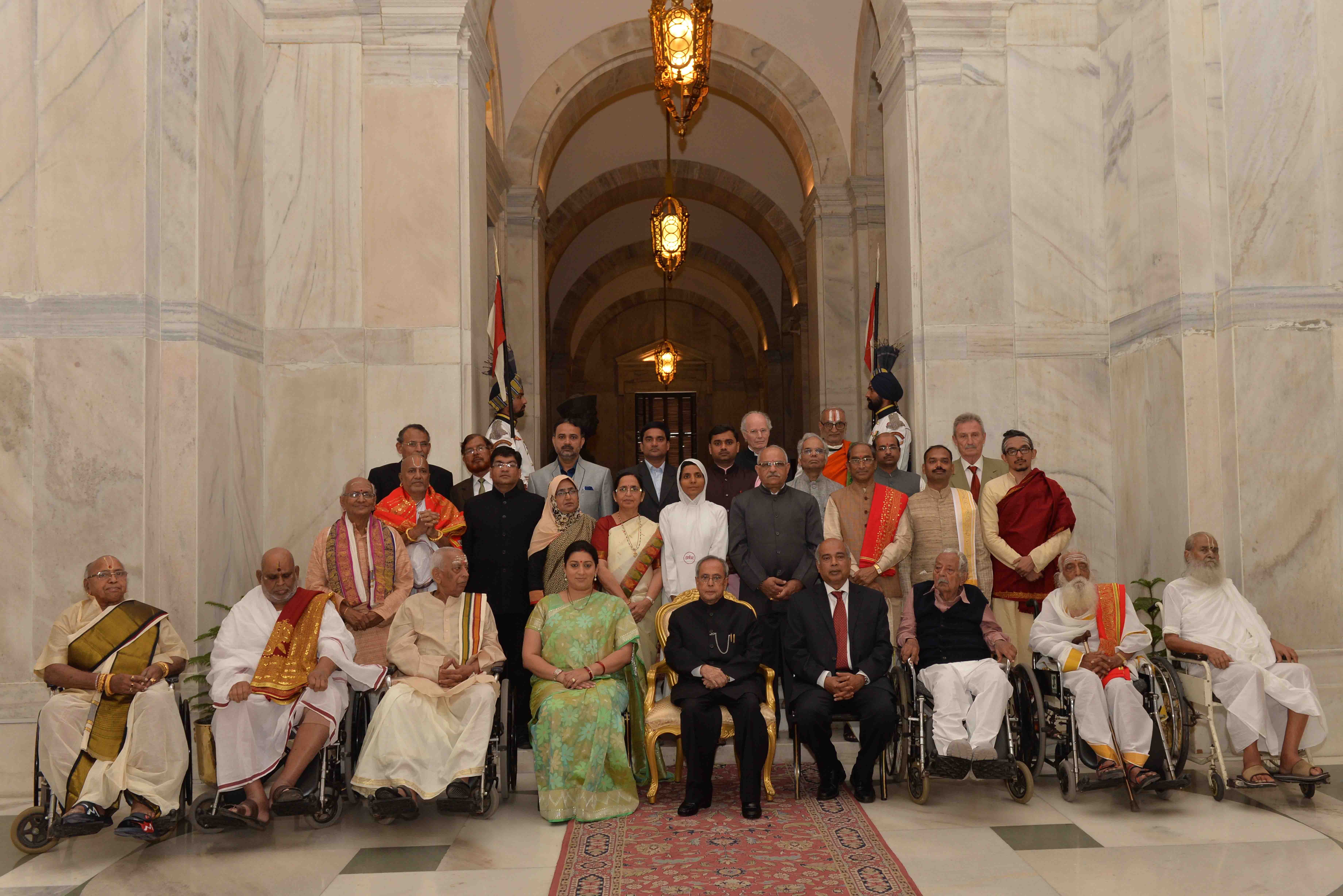 The President of India, Shri Pranab Mukherjee with the recipients of Presidential Award to the scholars of Sanskrit, Pali/Prakrit, Arabic and Persian and the Maharishi Badrayan Vyas Samman for the year 2014 at Rashtrapati Bhavan on March 23, 2015