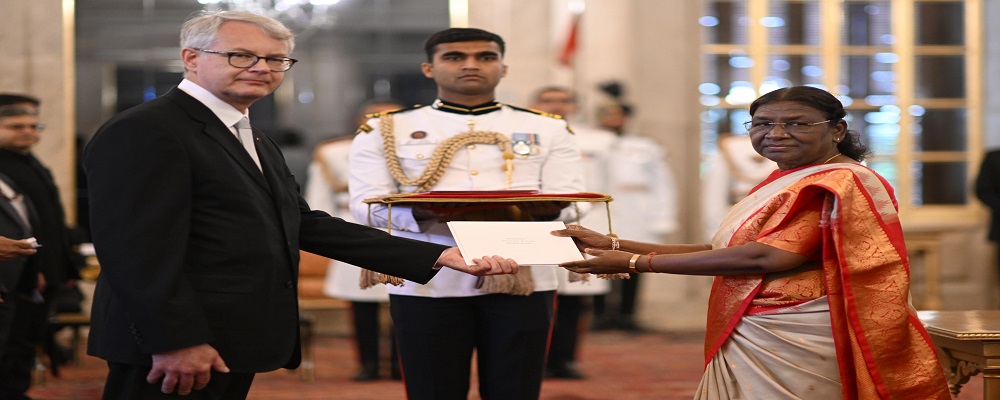 H.E. Mr Kimmo Lahdevirta, Ambassador of the Republic of Finland presenting credentials to the President of India, Smt Droupadi Murmu at Rashtrapati Bhavan on July 19, 2023.