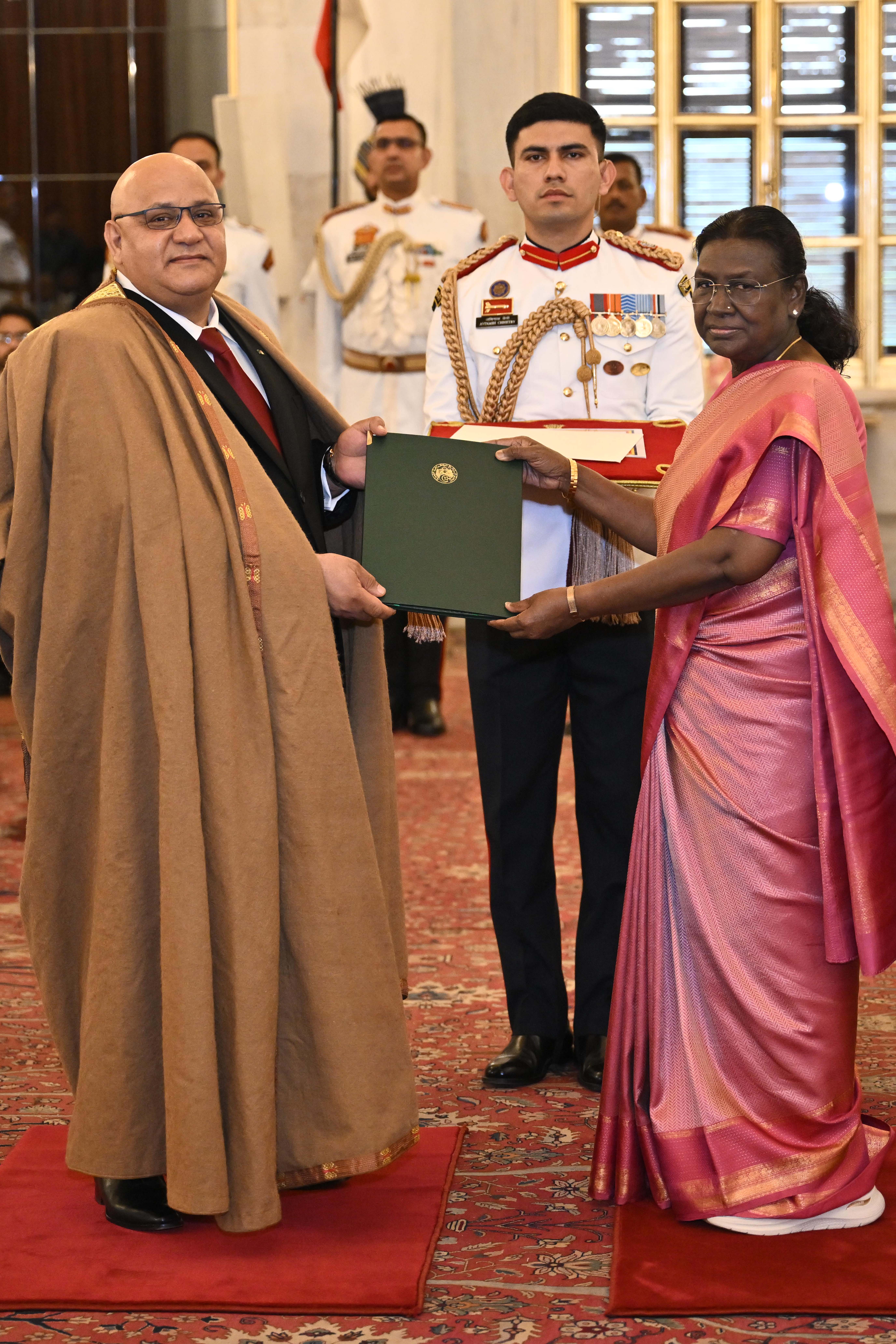 H.E. Mr Abdenor Khelifi, Ambassador of the People’s Democratic Republic of Algeria presenting credentials to the President of India, Smt Droupadi Murmu at a ceremony held at Rashtrapati Bhavan on May 30, 2025.