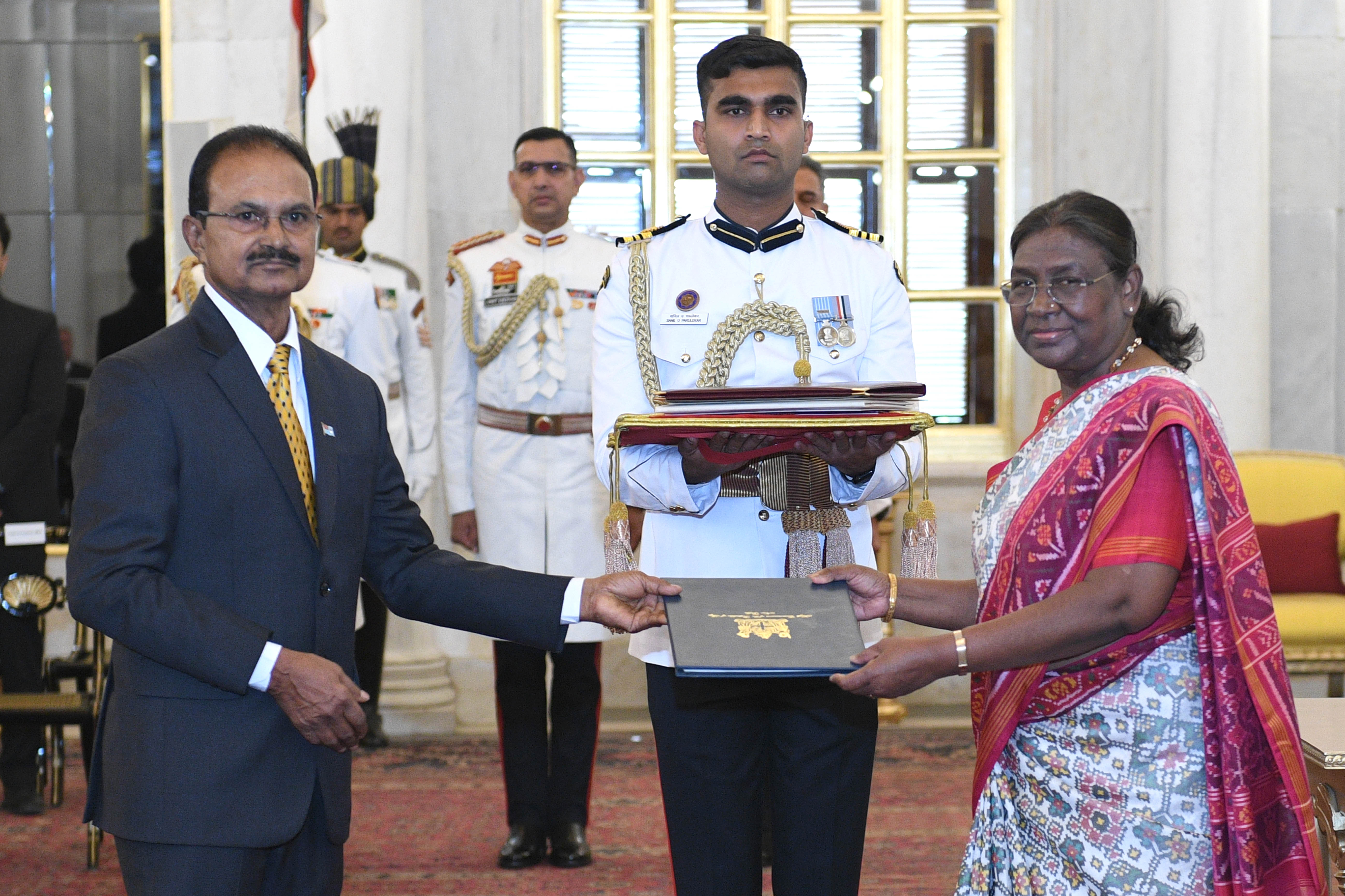 H.E. Mr Jagnnath Sami, High Commissioner of the Republic of Fiji presenting credentials to the President of India, Smt Droupadi Murmu at a ceremony held at Rashtrapati Bhavan on May 31, 2024.