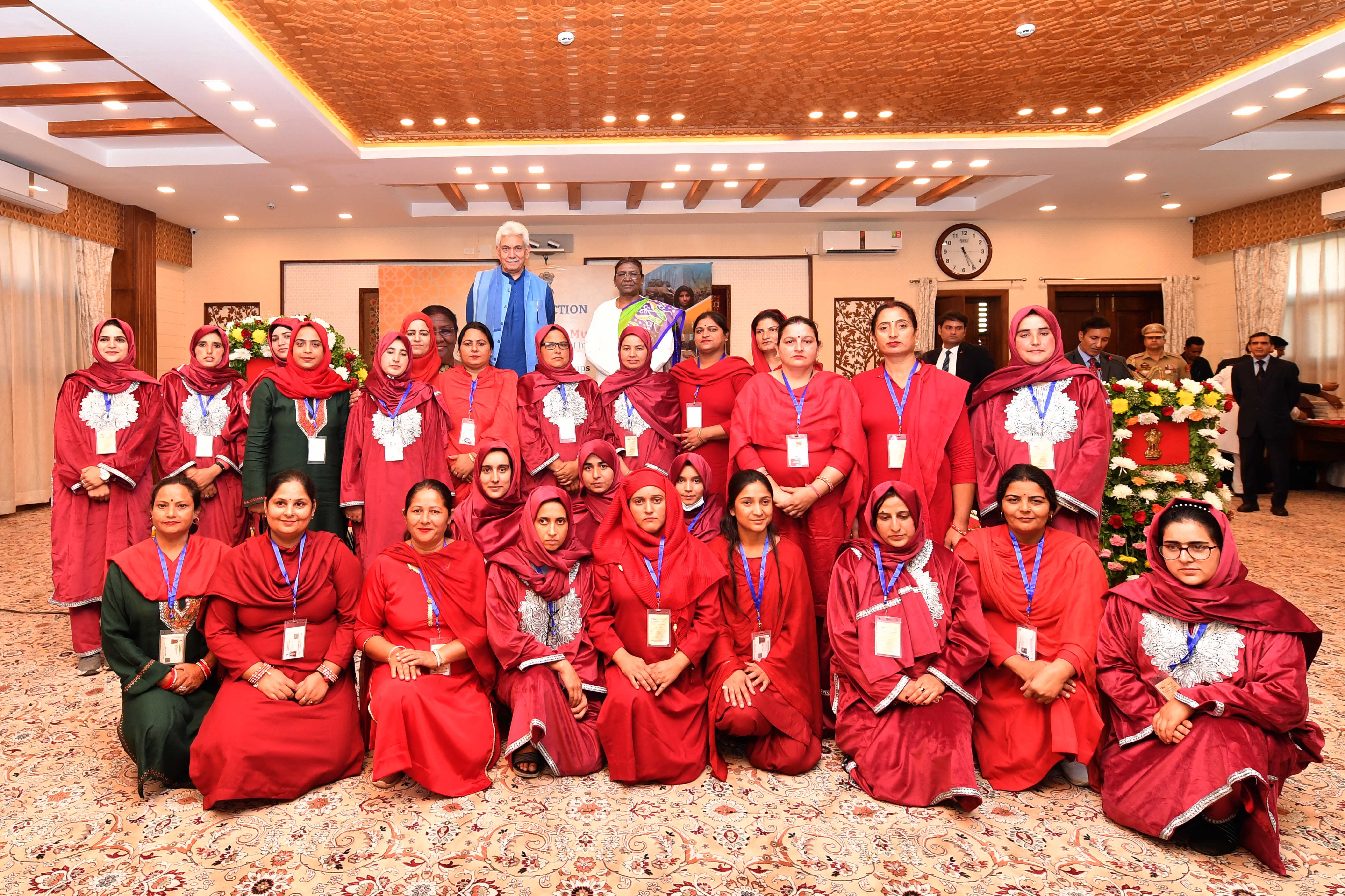 The President of India, Smt Droupadi Murmu interacted with the members of local tribal groups and women Self Help Groups at Raj Bhavan, Srinagar on October 11, 2023.