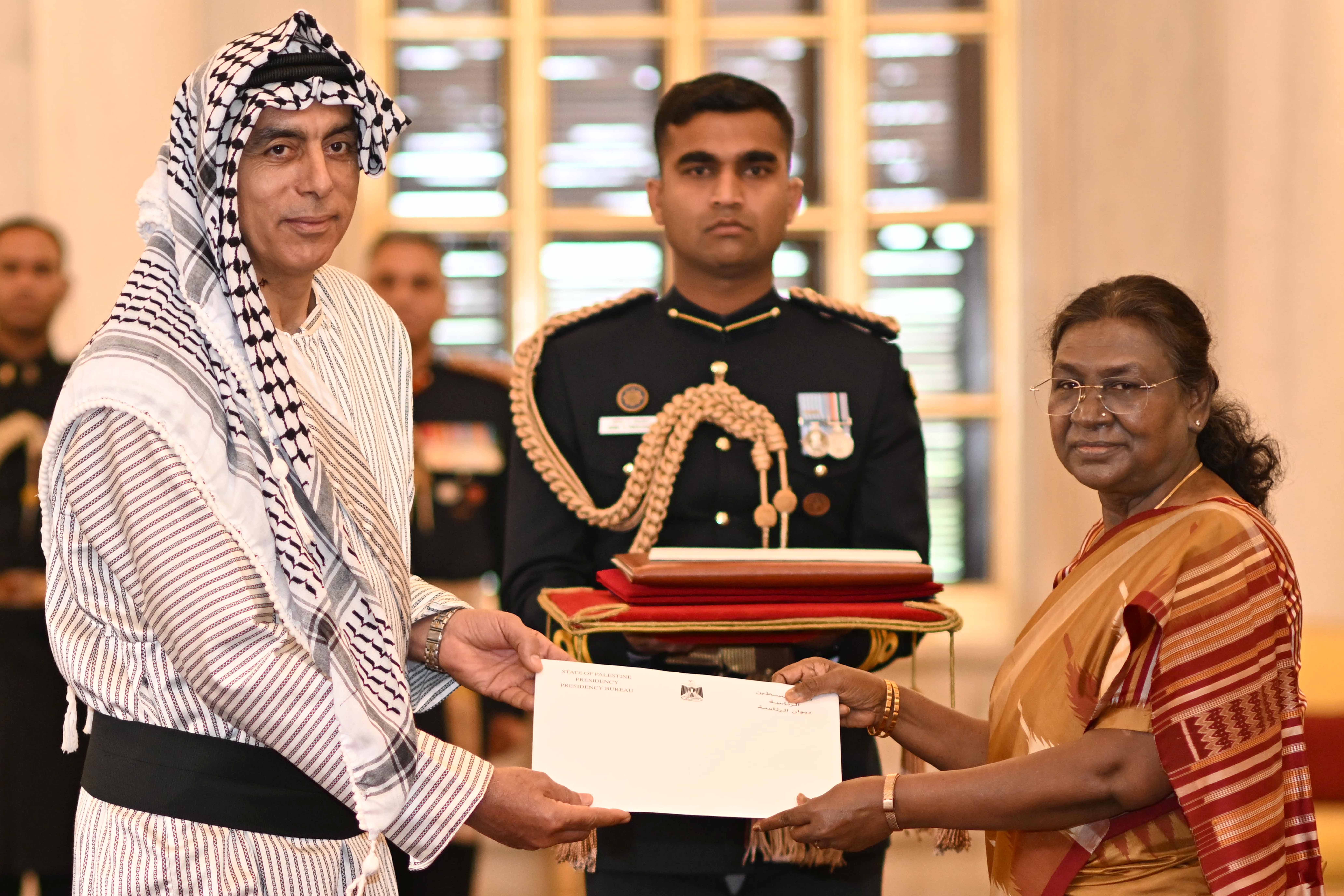 H.E. Mr Abdullah Mohammad A. Abushawesh, Ambassador of the State of Palestine presenting credentials to the President of India, Smt Droupadi Murmu at a ceremony held at Rashtrapati Bhavan on February 20, 2025.