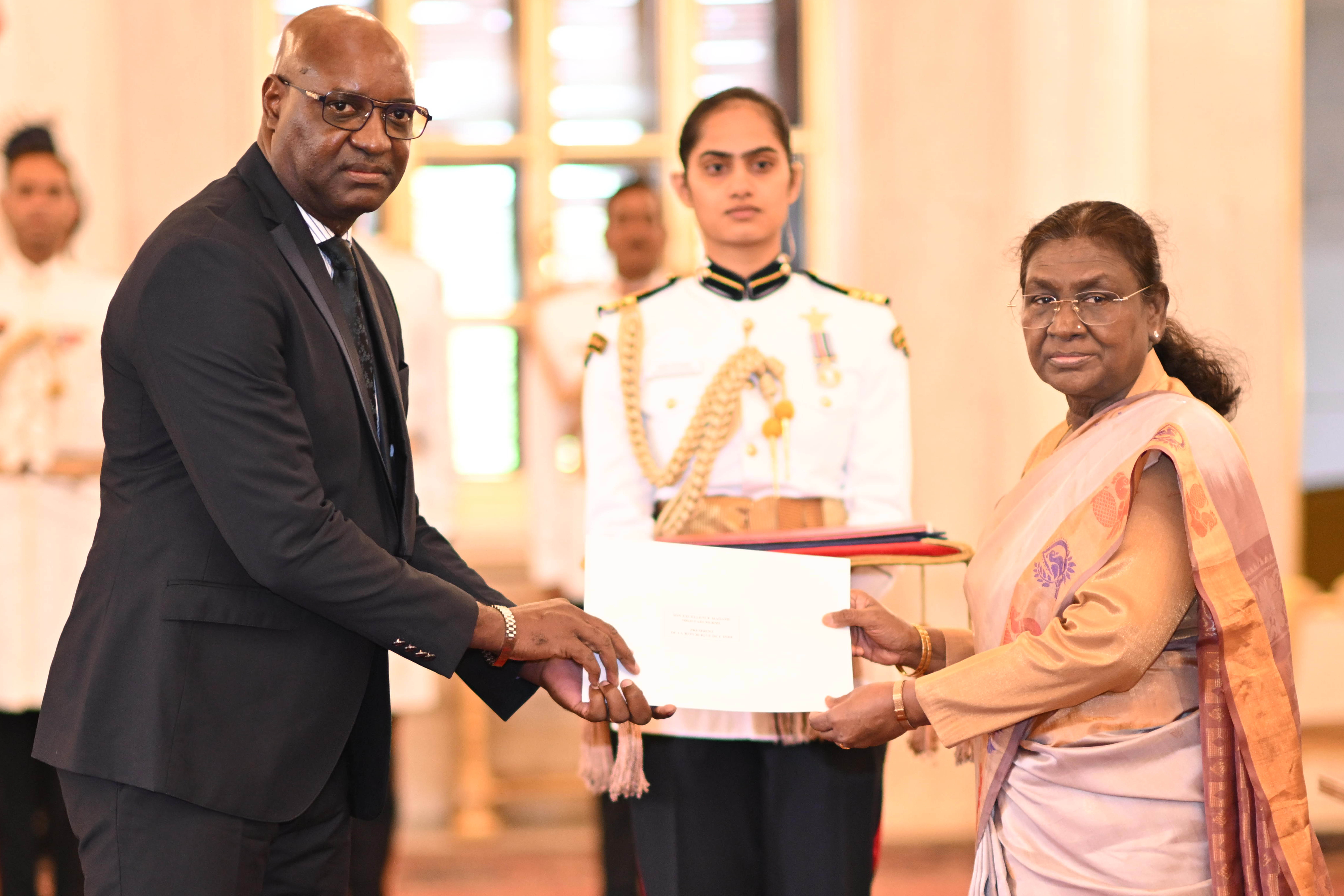 H.E. Mr Guy Rodrigue Dikayi, High Commissioner of the Gabonese Republic presenting credentials to the President of India, Smt Droupadi Murmu at a ceremony held at Rashtrapati Bhavan on July 29, 2025.