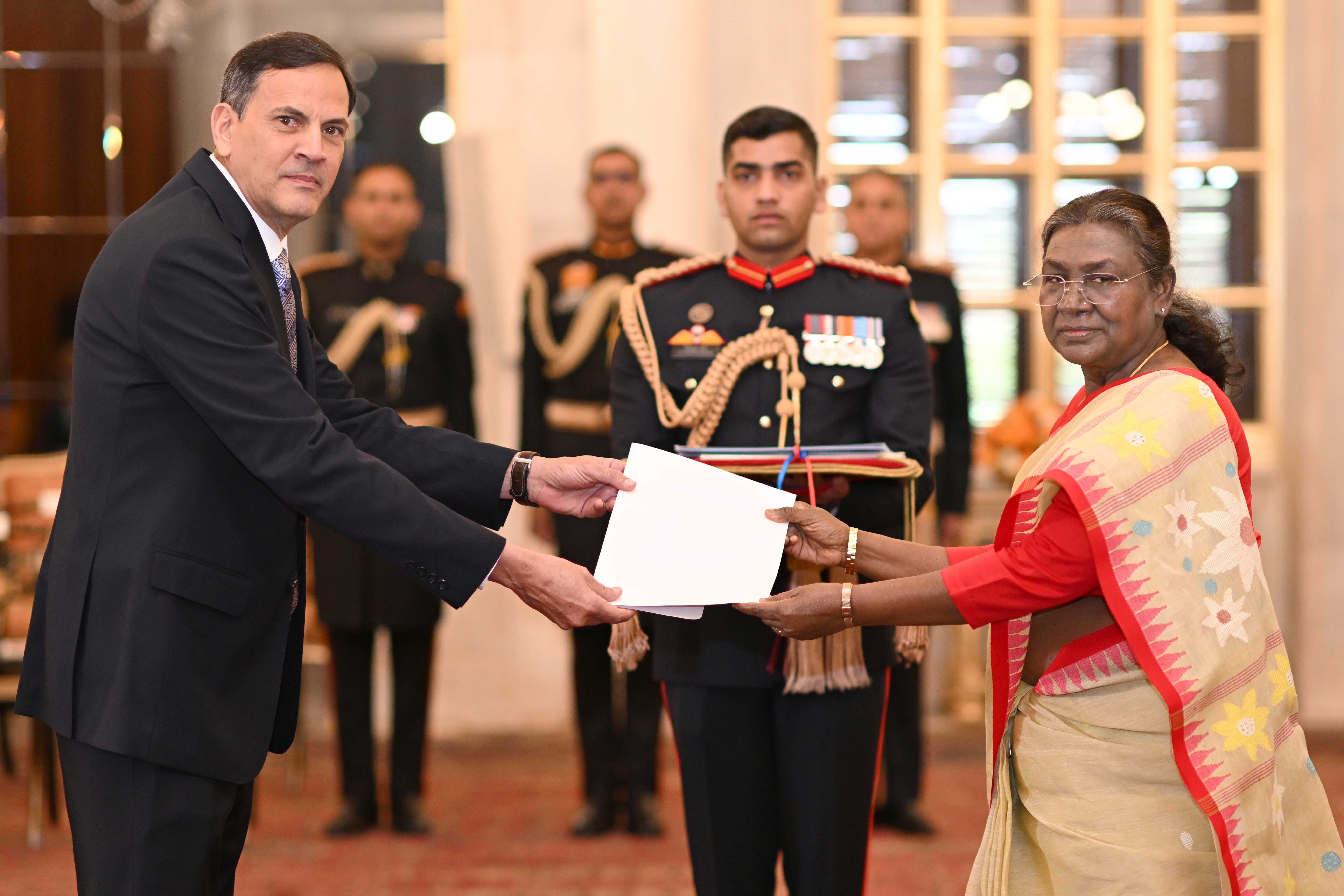 H.E. Mr Juan Carlos Marsan Aguilera, Ambassador of the Republic of Cuba presenting credentials to the President of India, Smt Droupadi Murmu at a ceremony held at Rashtrapati Bhavan on February 17, 2025.