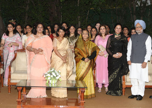 The President Attends Reception Hosted by Director of CBI