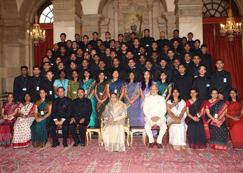 Officer Trainees of Indian Administrative Service 2011 Batch Call-on the President