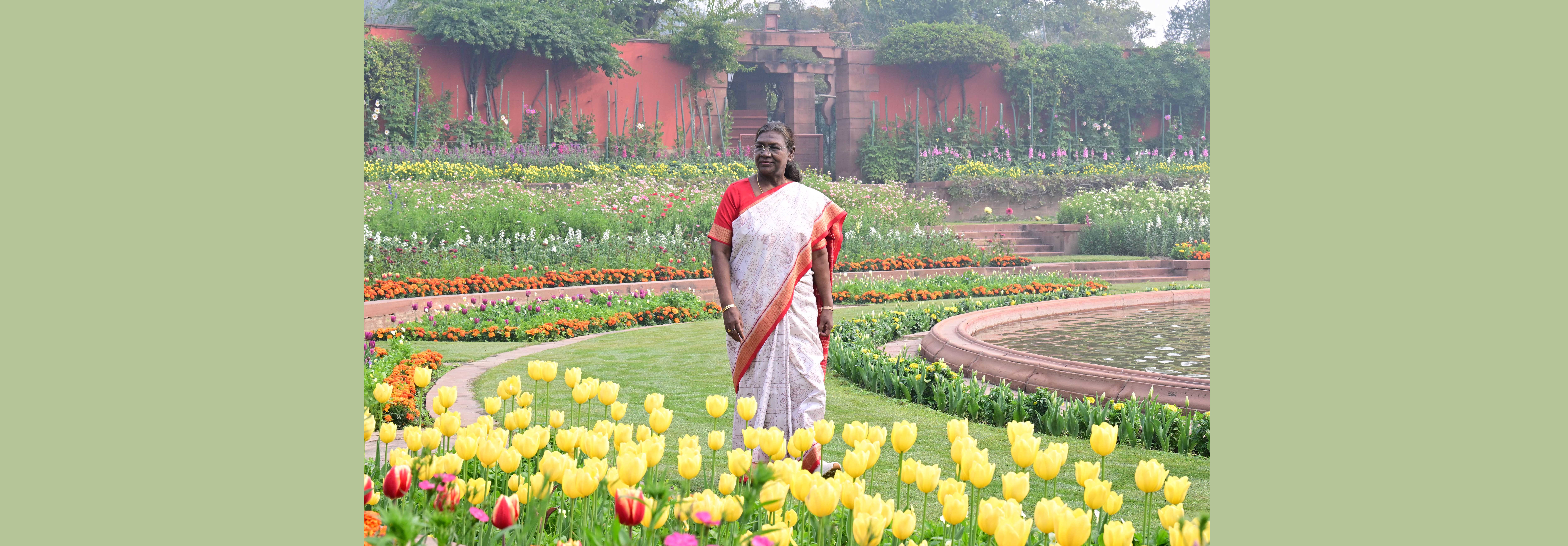 The President of India, Smt Droupadi Murmu graced the opening of the Amrit Udyan Winter Annuals Edition 2025 on February 1, 2025. 